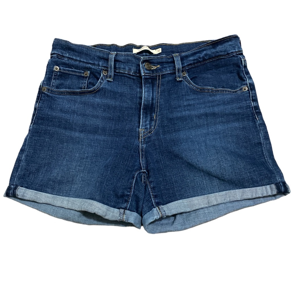 Levi’s Mid Length Short